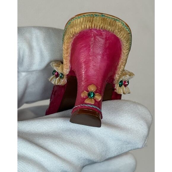 Willow Hall Miniature Vintage Mule Figurine Pretty Maiden Circa 1810, 85-06 - Picture 10 of 16